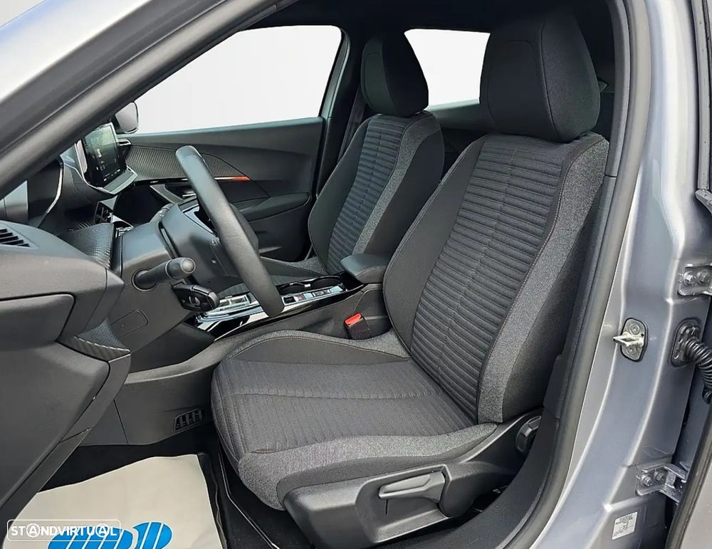 Peugeot e-2008 Allure - 3