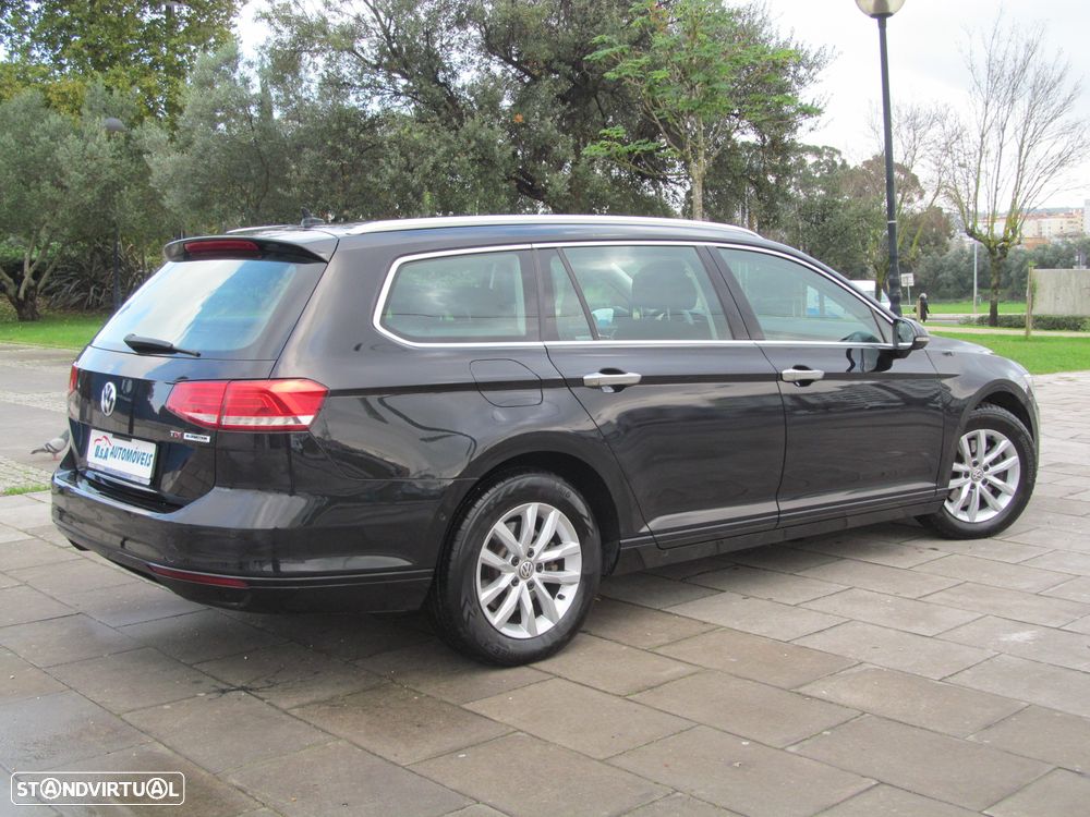 VW Passat Variant 1.6 TDI Confortline DSG - 29
