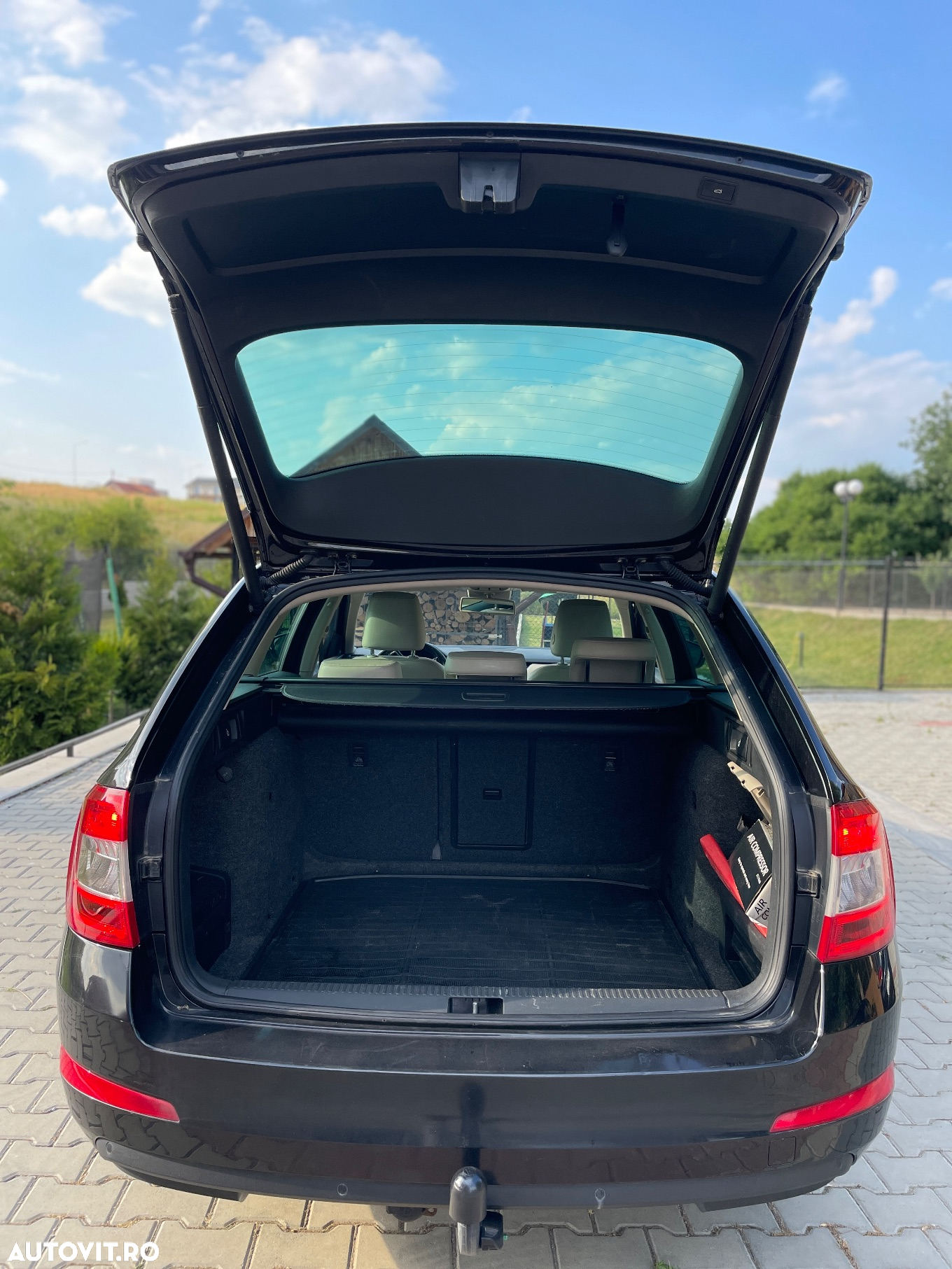 Skoda Octavia Combi Diesel 2.0 TDI DSG Style - 2