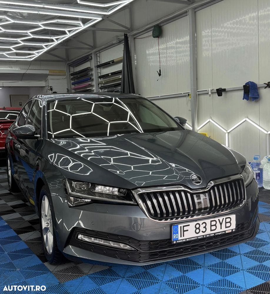 Skoda Superb 2.0 TDI DSG Ambition - 2