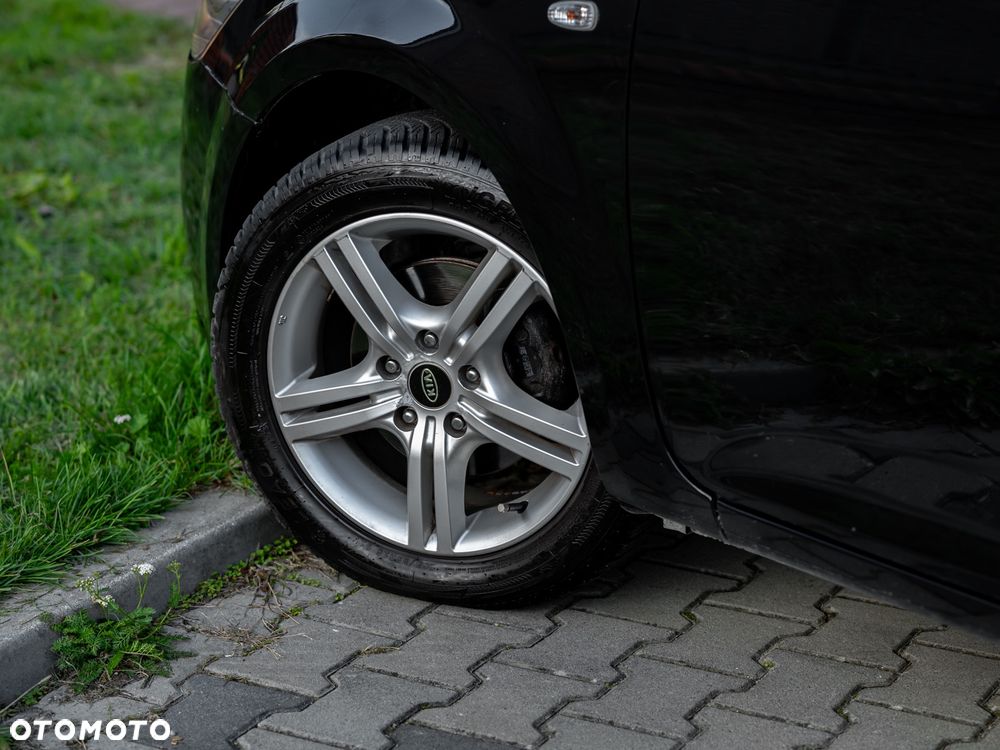 Kia Ceed - 11