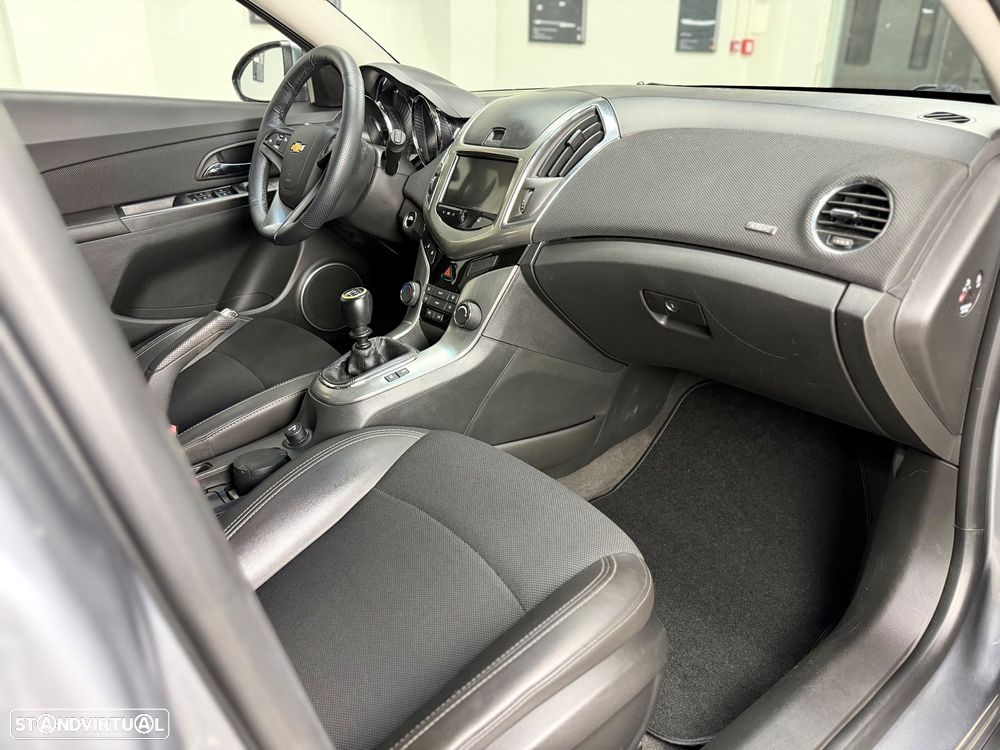 Chevrolet Cruze SW 1.7 VCDi LTZ - 25