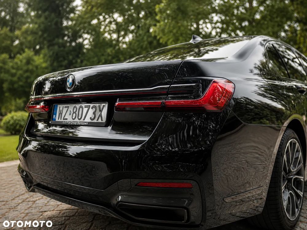 BMW Seria 7 750i xDrive - 8