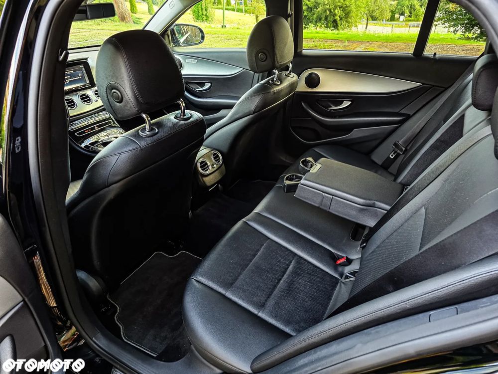 Mercedes-Benz Klasa E 220 d 9G-TRONIC - 34