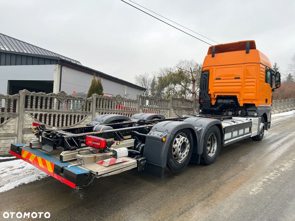 MAN TGX 26.500 * XLX * Euro 6 * INDIVIDUAL * Skrętna Oś * Poduszki Przód Tył * Winda * Rama do Zabudowy * Autolaweta * z Niemiec * Stan PERFEKCYJNY * - 8