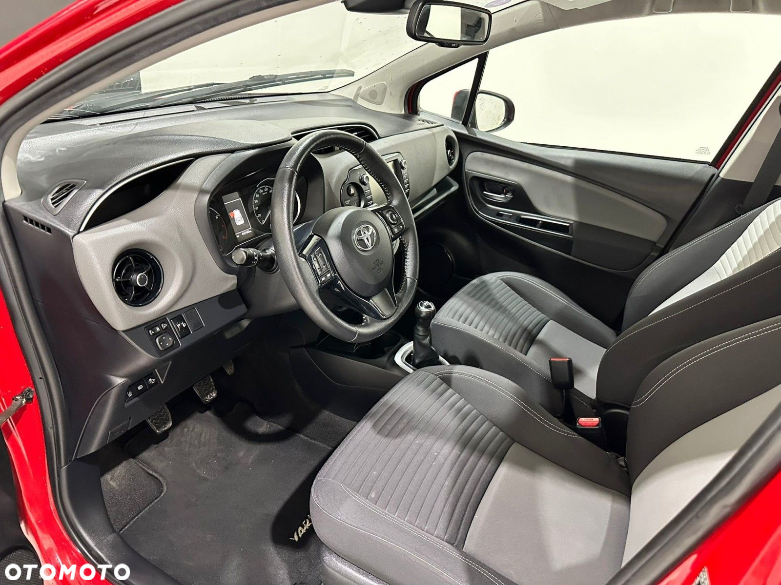 Toyota Yaris - 25