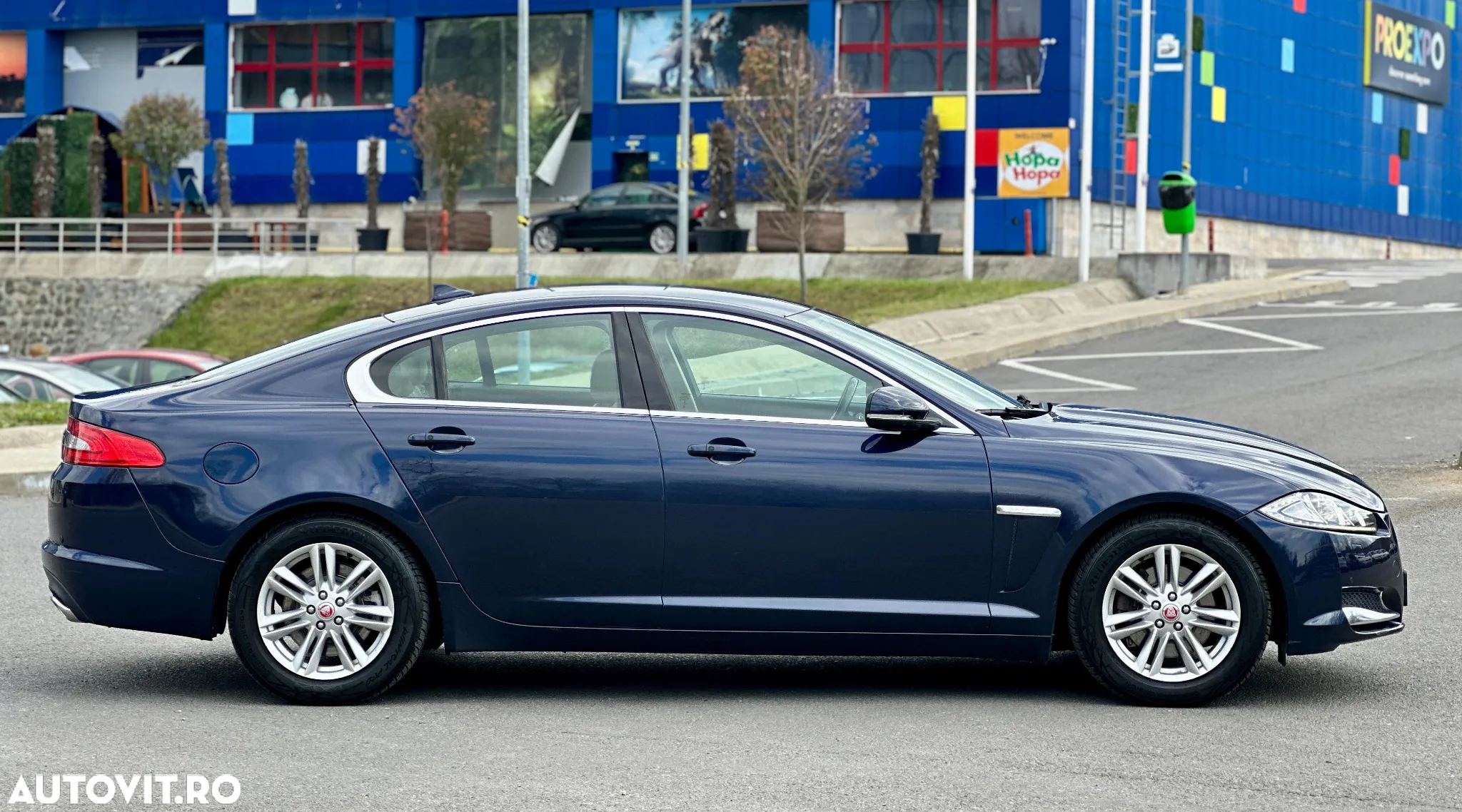 Jaguar XF 2.2D - 12