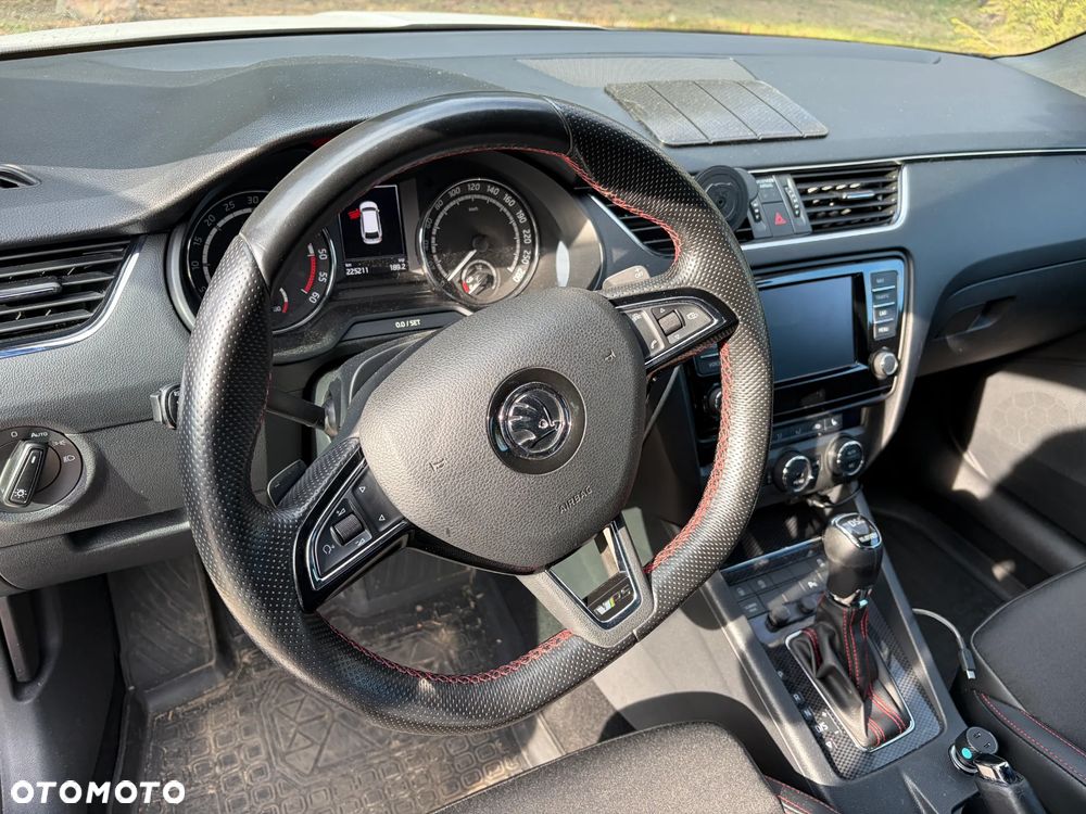 Skoda Octavia 2.0 TDI DSG RS - 6