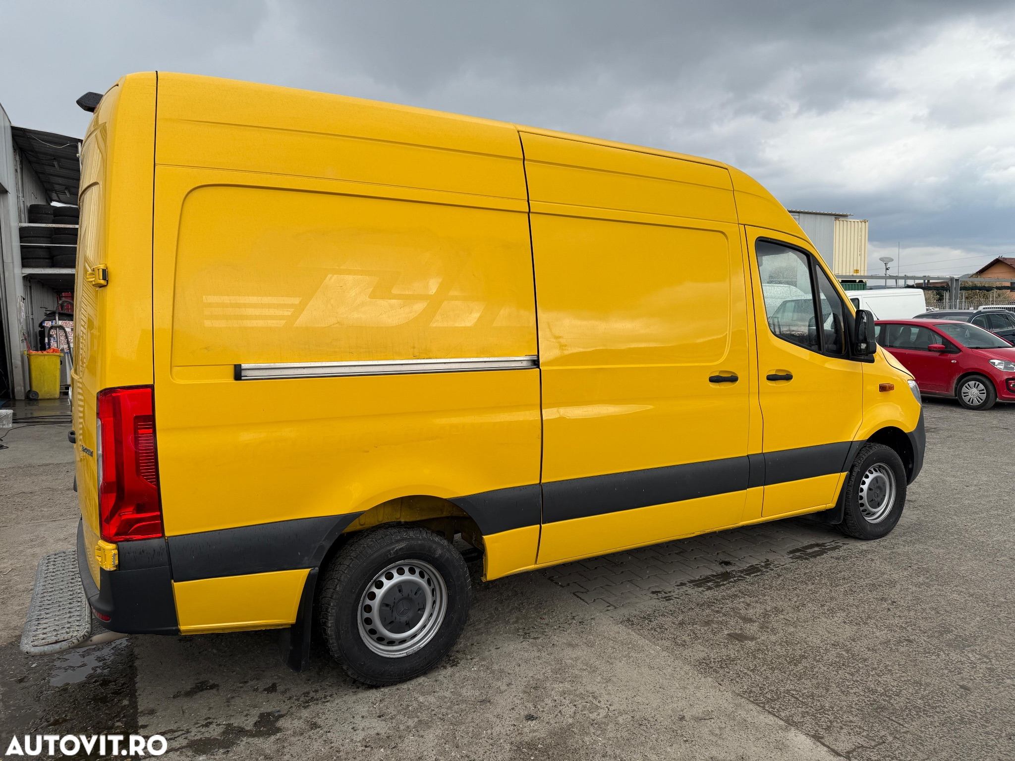 Mercedes-Benz Sprinter - 11