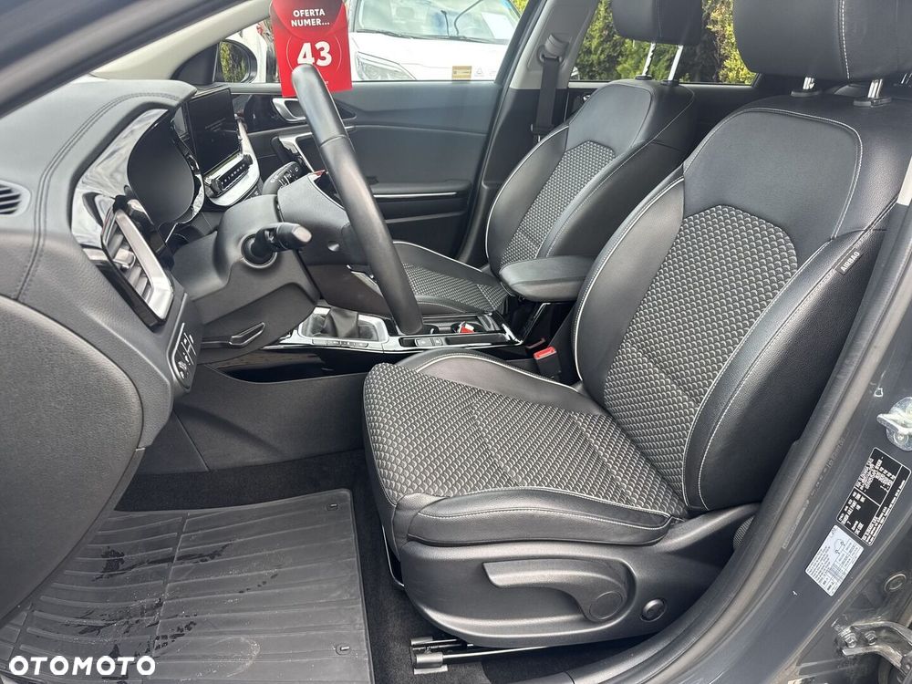 Kia Ceed 1.5 T-GDI Business Line Plus - 13