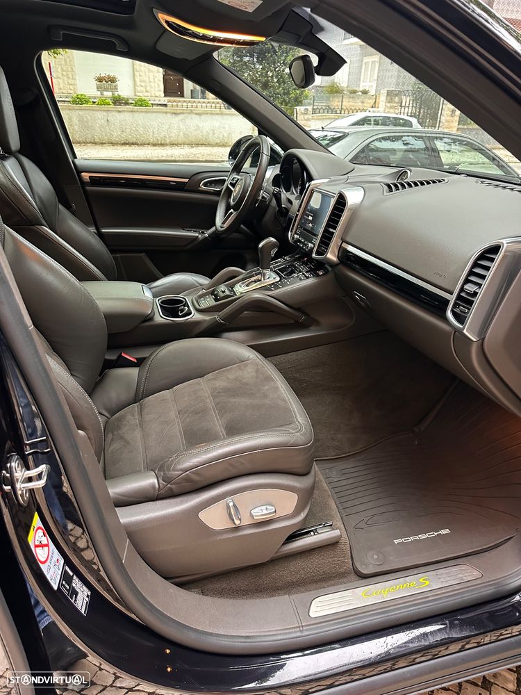 Porsche Cayenne S E-Hybrid Platinum Edition - 24