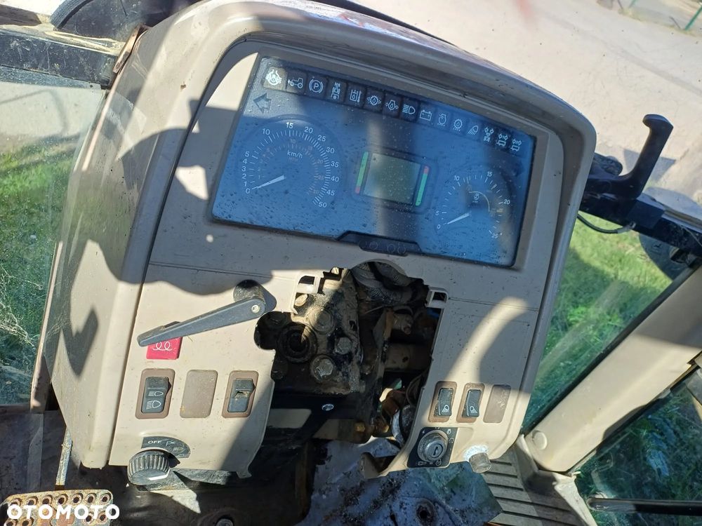 Kabina John Deere 6110  licznik,sterownik,ehr,komputer,wiązka elektryczna,plastiki,nawiewy,instalacja,dach, - 1