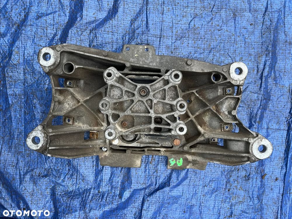 AUDI A4 B8 ŁAPA PODPORA Skrzyni biegów NOWA PODUSZKA 8K0399115 R 8K0399263 AF - 2