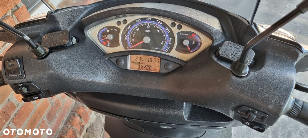 Yamaha X-max - 3