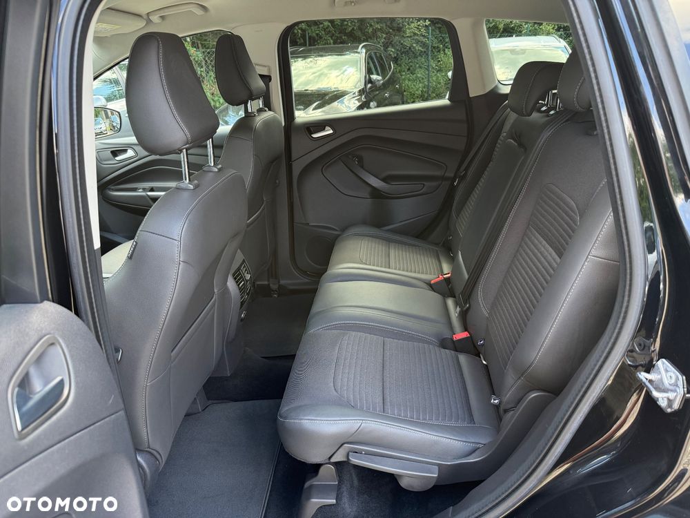 Ford Kuga 1.5 EcoBoost 2x4 Titanium - 12