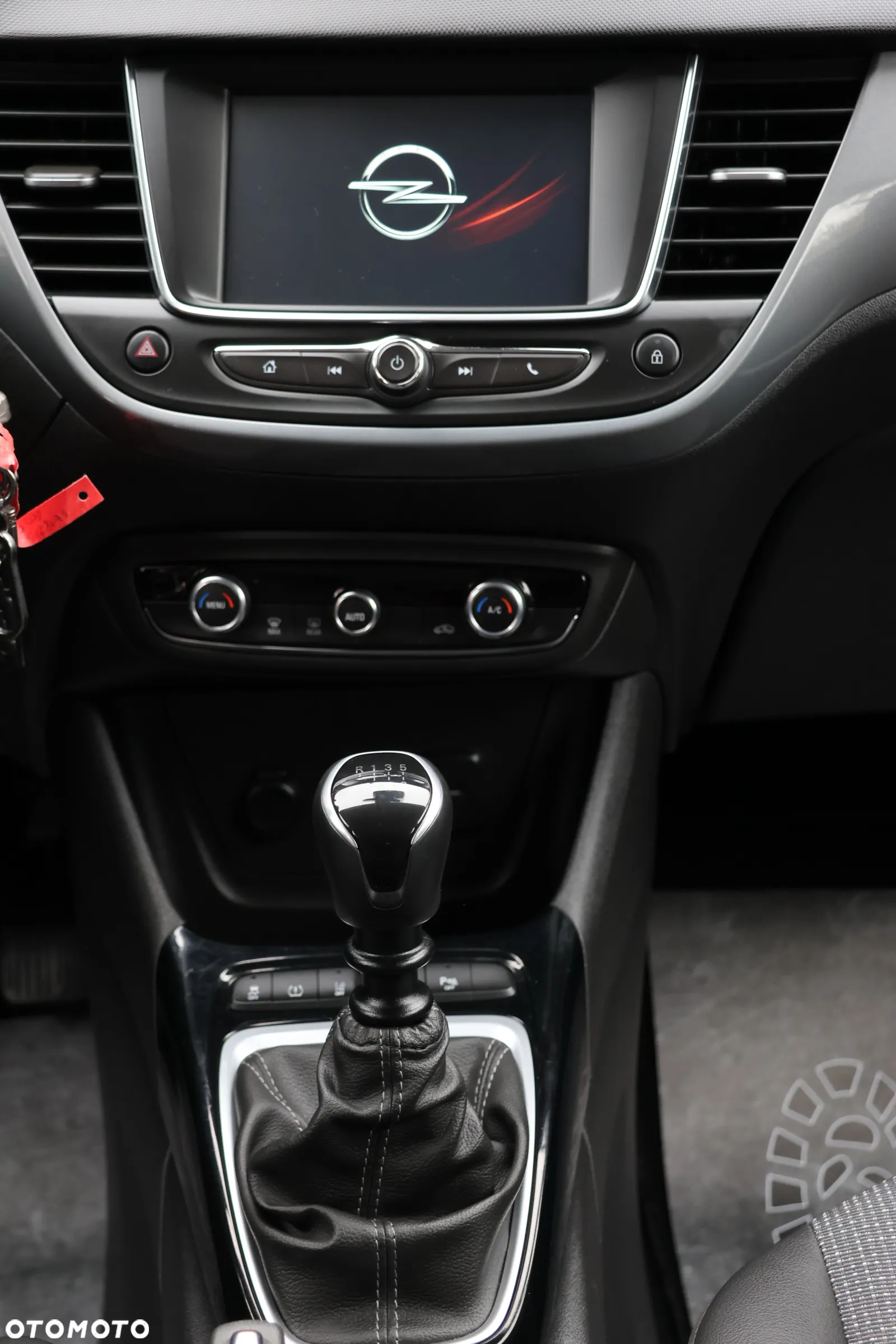 Opel Crossland X - 22