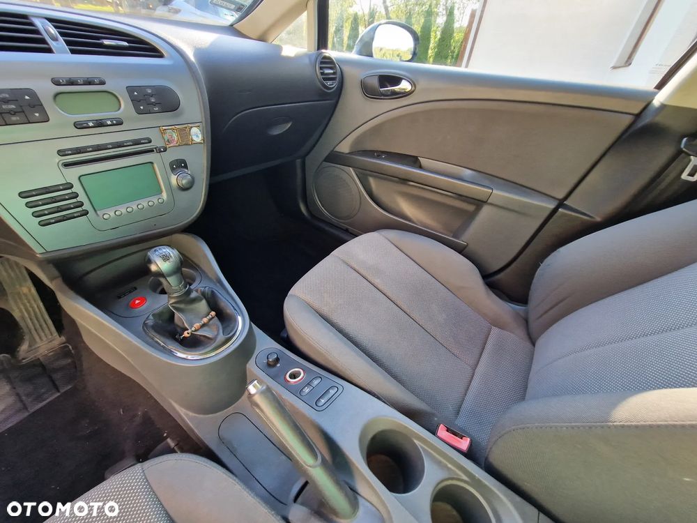 Seat Leon 2.0 TDI DPF Style - 11