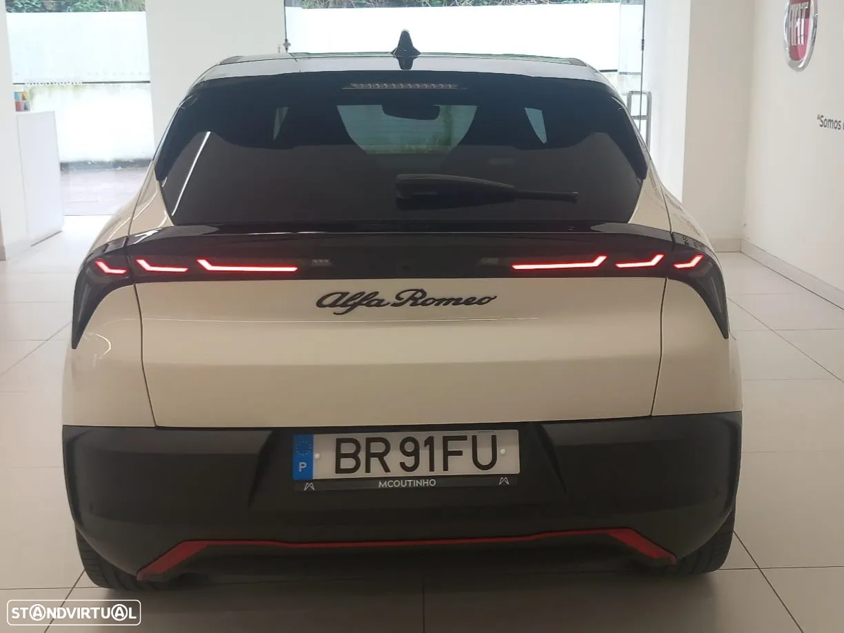 Alfa Romeo Junior Elletrica 50 kWh Veloce - 5