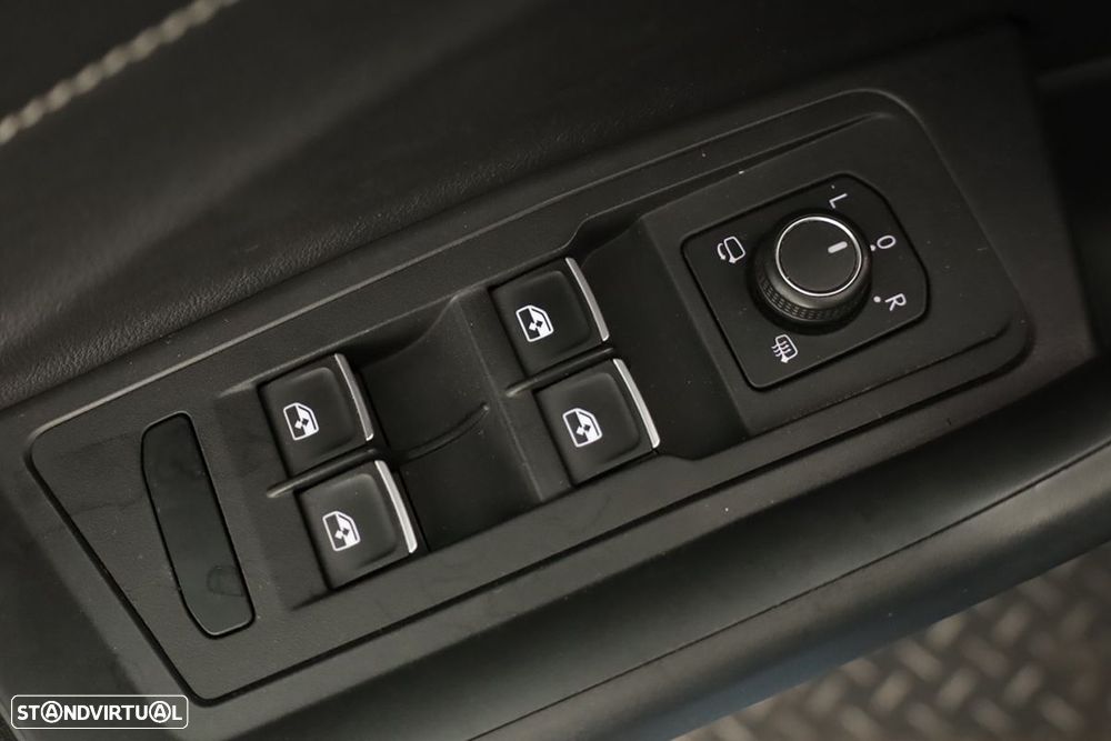 VW T-Roc Cabrio 1.5 TSI R-Line DSG - 22