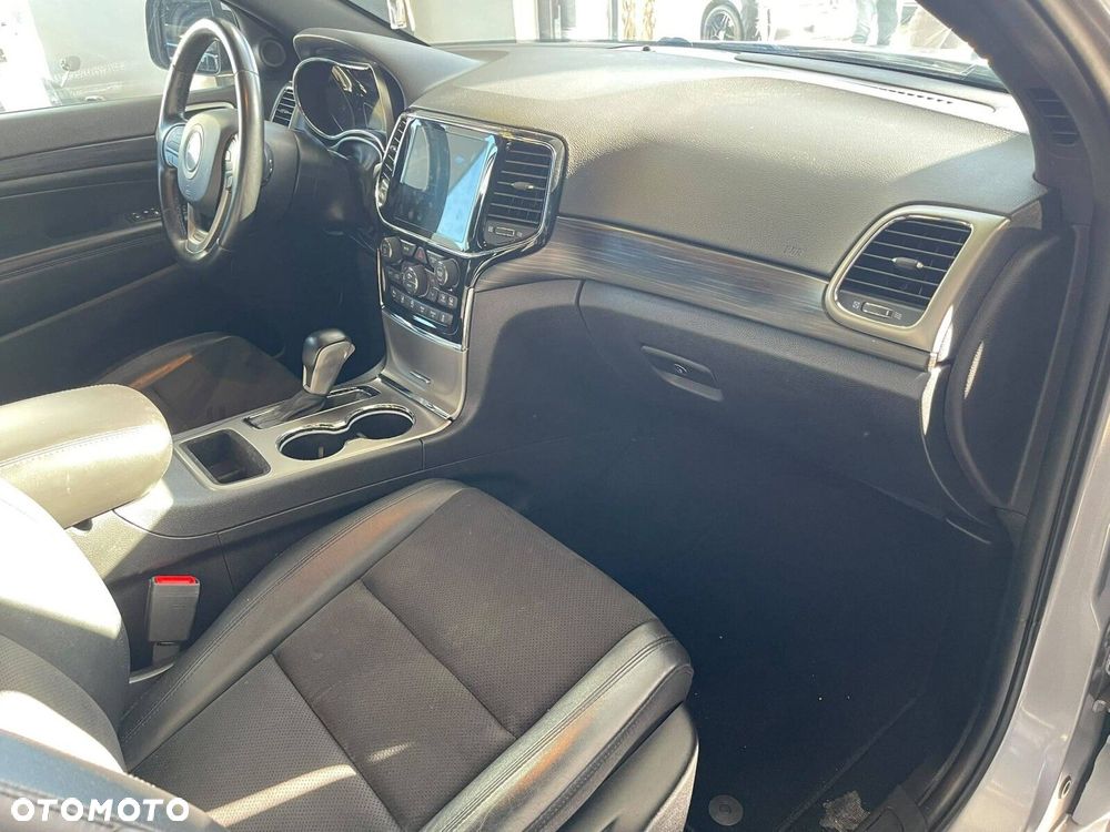 Jeep Grand Cherokee - 17