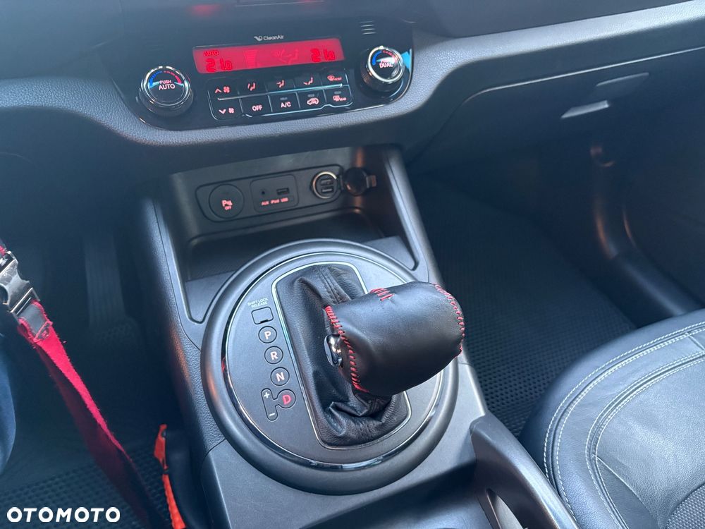 Kia Sportage 2.0 L - 17