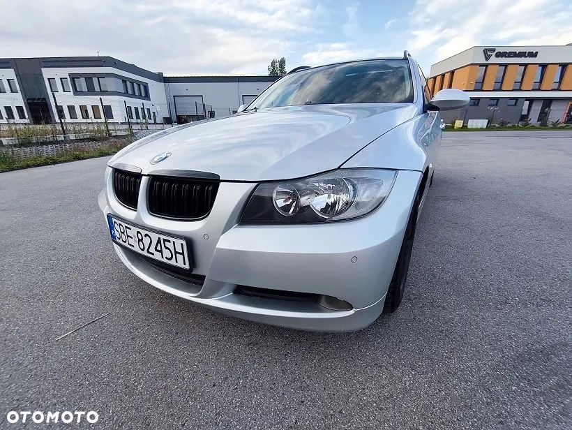 BMW Seria 3 320i - 1