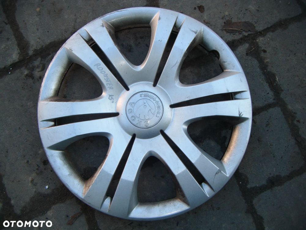 skoda  kołpak oryginalny 15''  5j0601147h