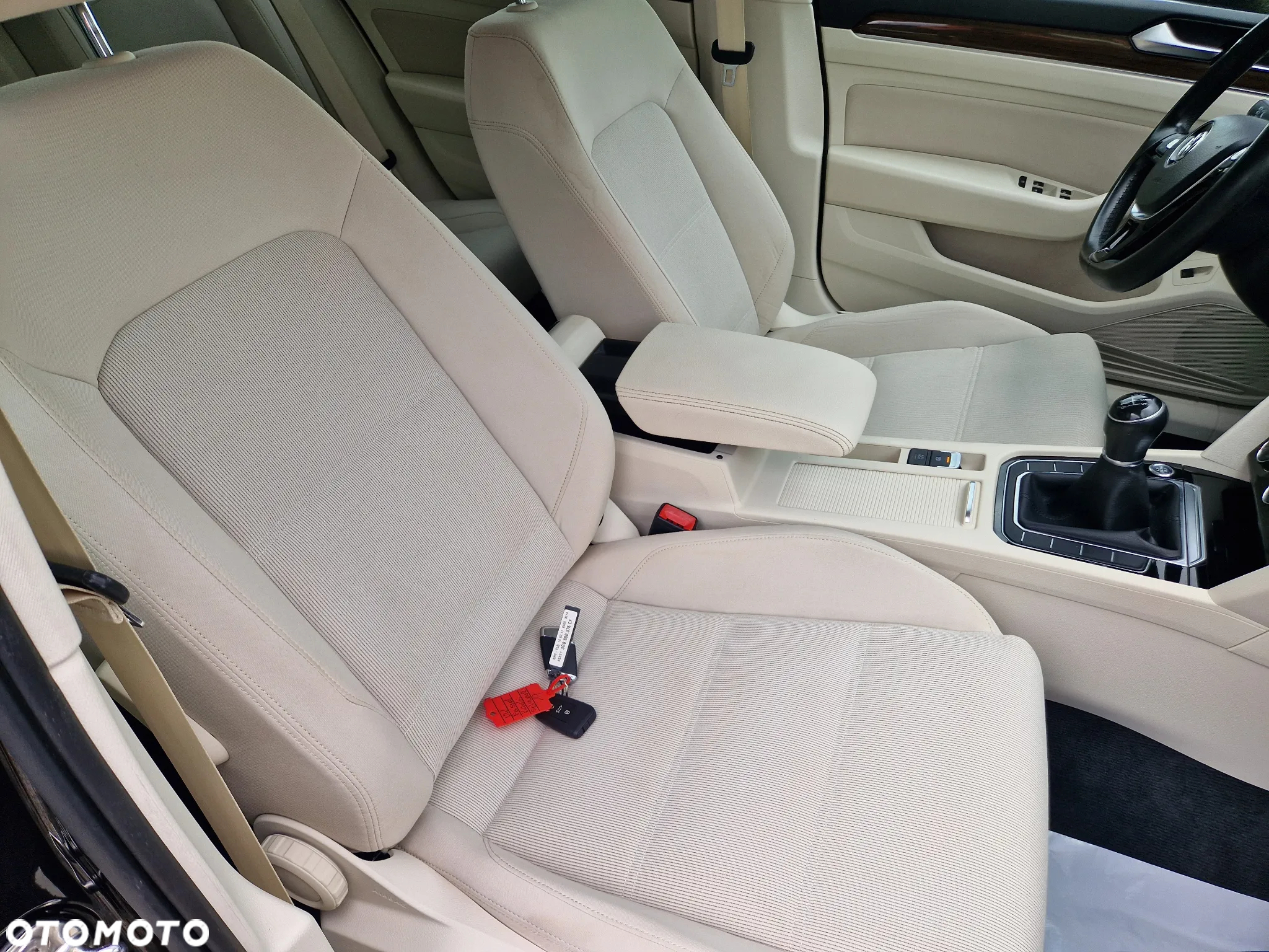 Volkswagen Passat 2.0 TDI BMT Trendline - 15