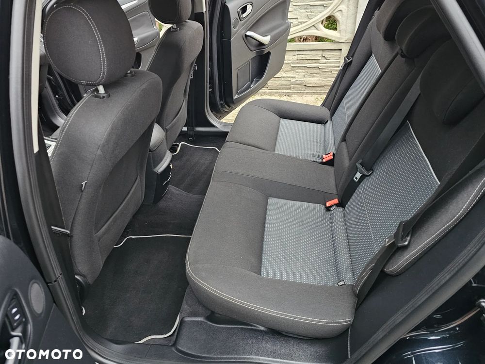 Ford Mondeo SW 2.0 Titanium - 18