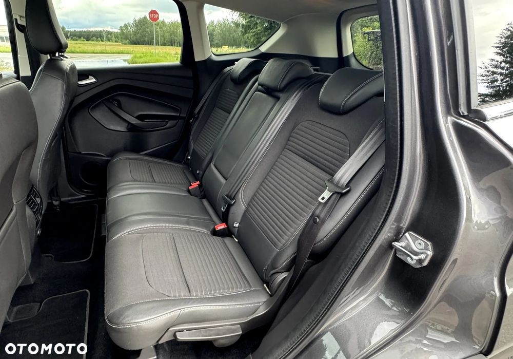 Ford Kuga 1.5 EcoBoost 2x4 Titanium - 33