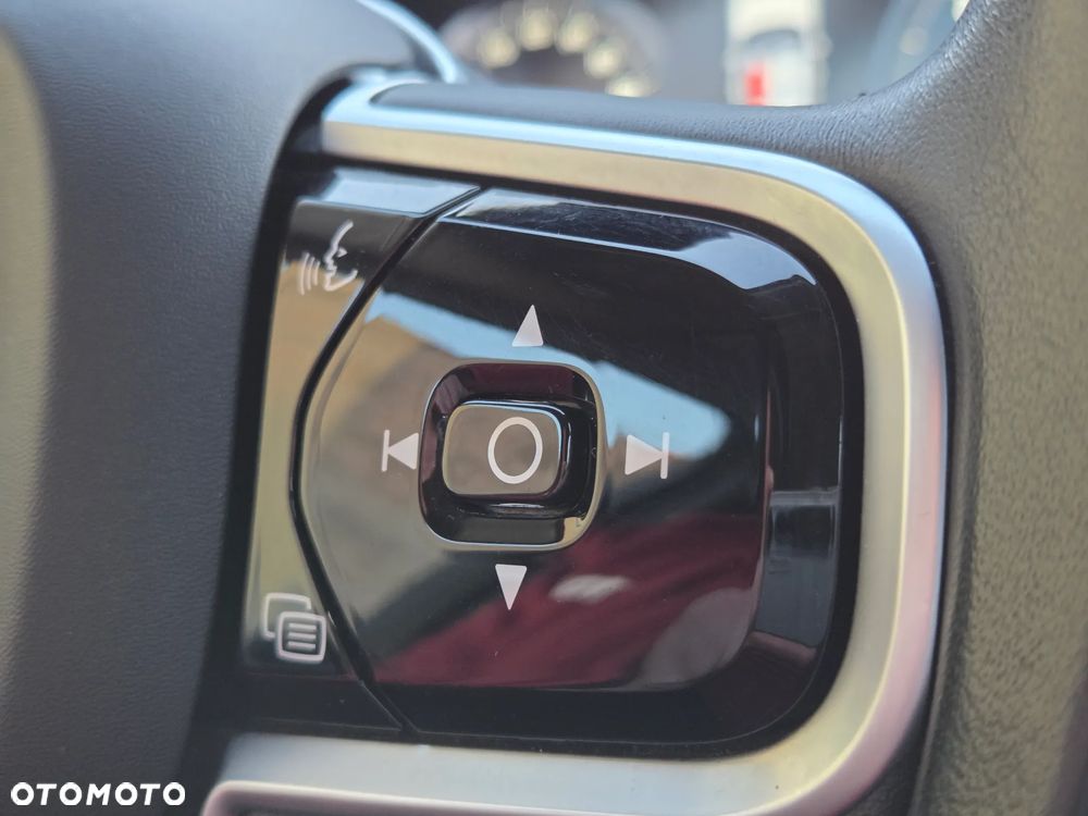 Volvo V60 D3 Momentum Pro - 30