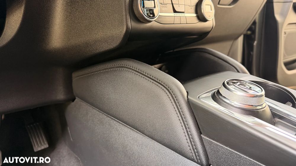 Ford Kuga 2.5 Duratec FHEV FWD Titanium - 23