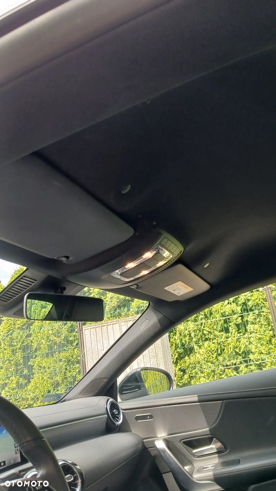 Mercedes-Benz CLA 200 Progressive 7G-DCT - 20