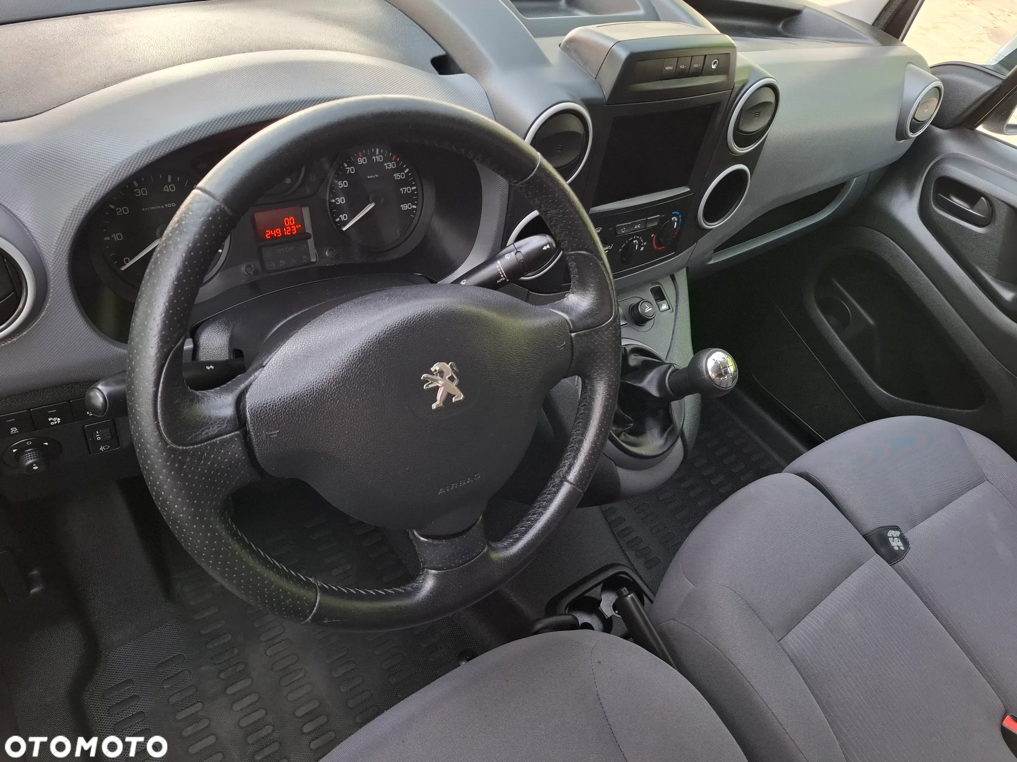 Peugeot Partner 2016 LIFT LONG DŁUGI KLIMA 3OSOBOWY - 19