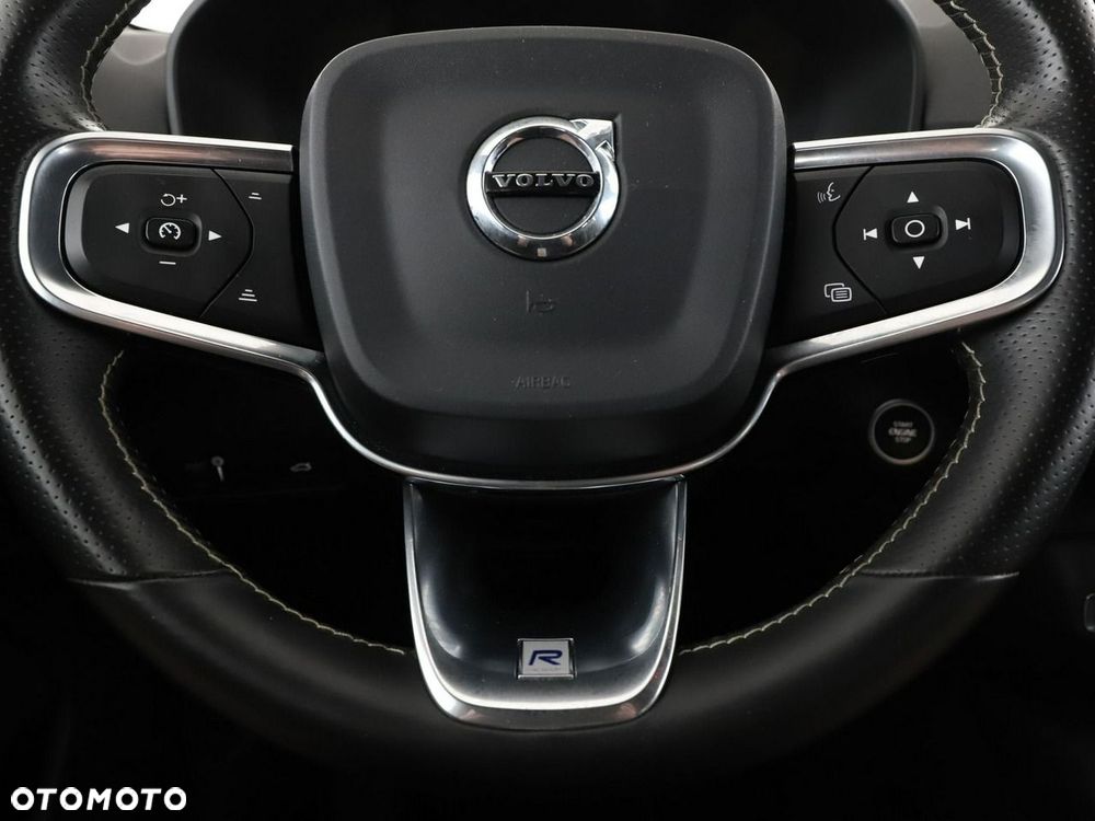 Volvo XC 40 D4 SCR AWD R-Design - 22
