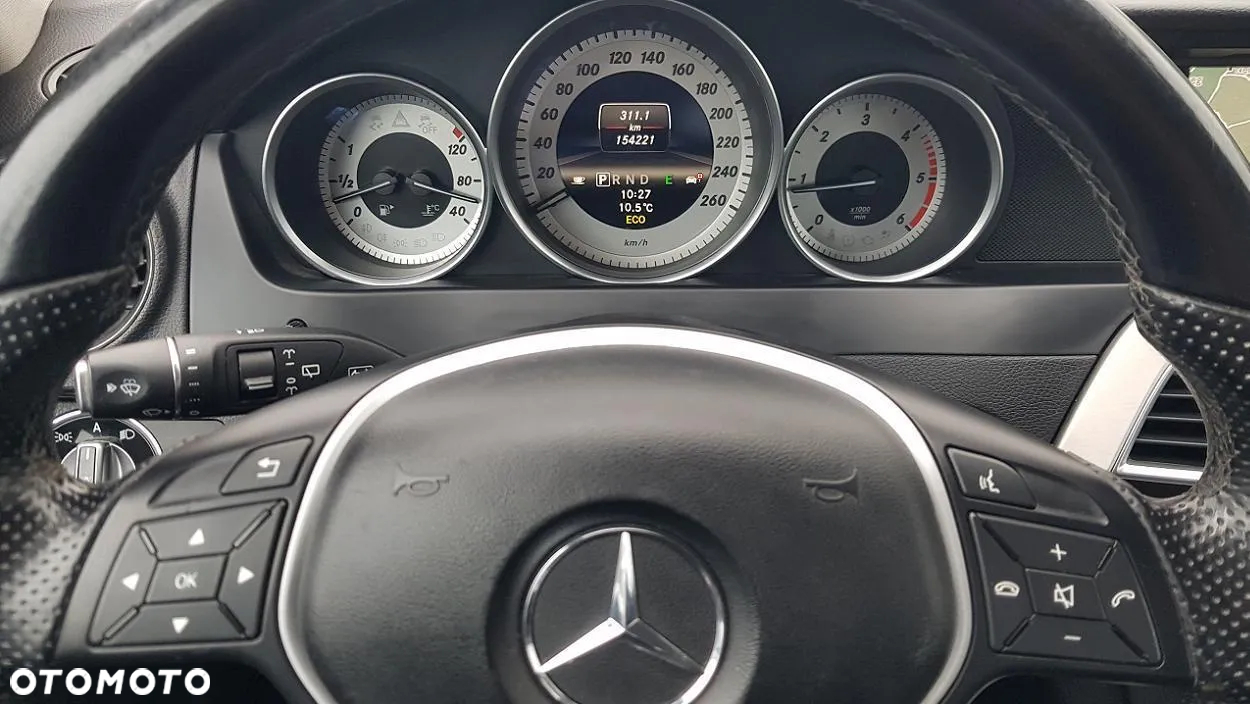 Mercedes-Benz Klasa C 220 T CDI DPF Automatik BlueEFFICIENCY Avantgarde - 32