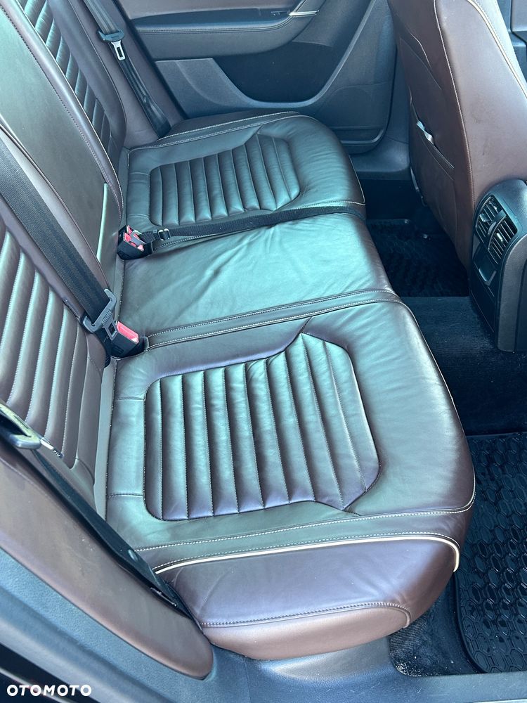 Volkswagen Passat 2.0 TDI Highline R-Style DSG - 23