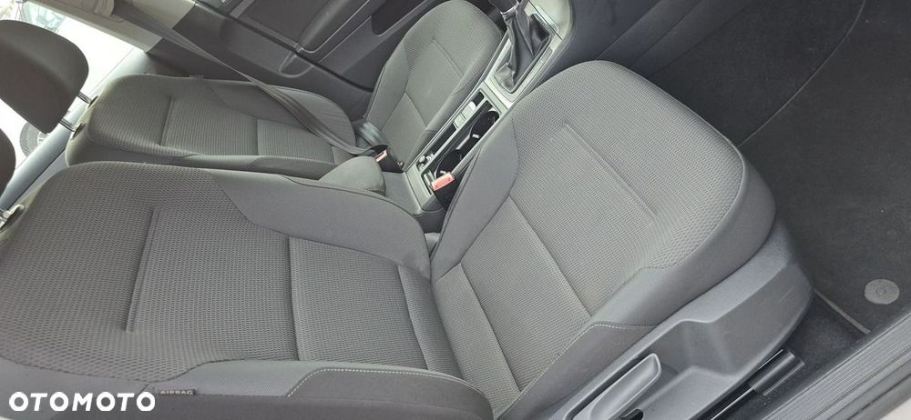 Volkswagen Golf - 26
