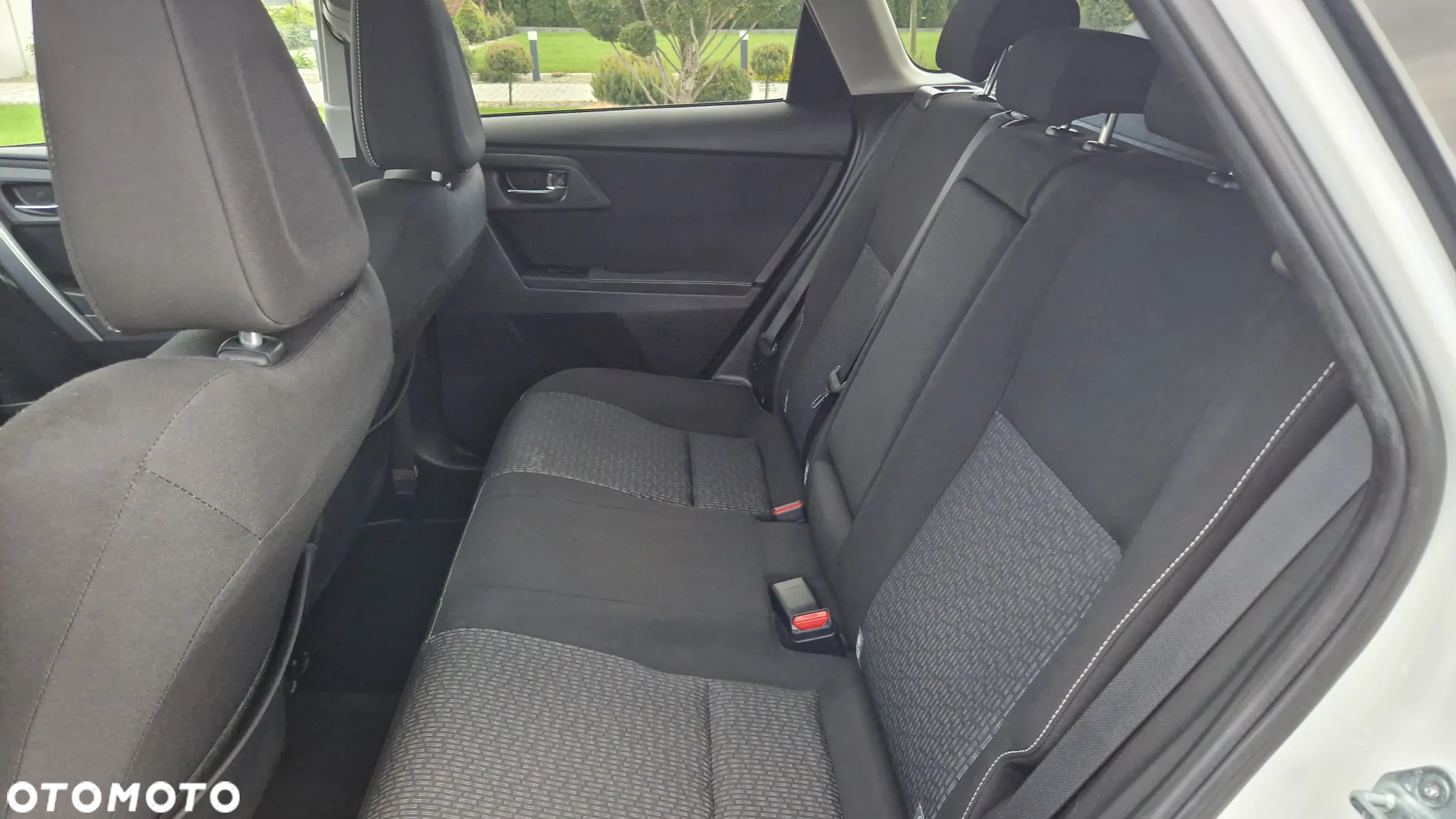 Toyota Auris 1.8 VVT-i Hybrid Automatik Touring Sports Design Edition - 26