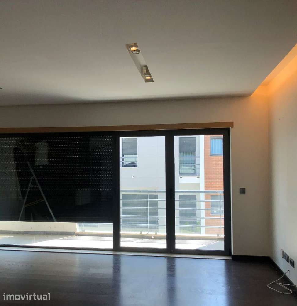 Apartamento T.3 - Cond. c. piscina e churrasqueira, St. Clara, Leiria - Grande imagem: 3/31
