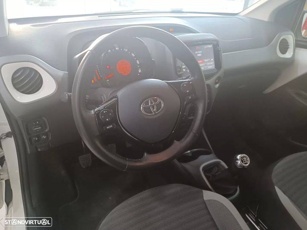 Toyota Aygo 1.0 X-Play+X-Touch - 10