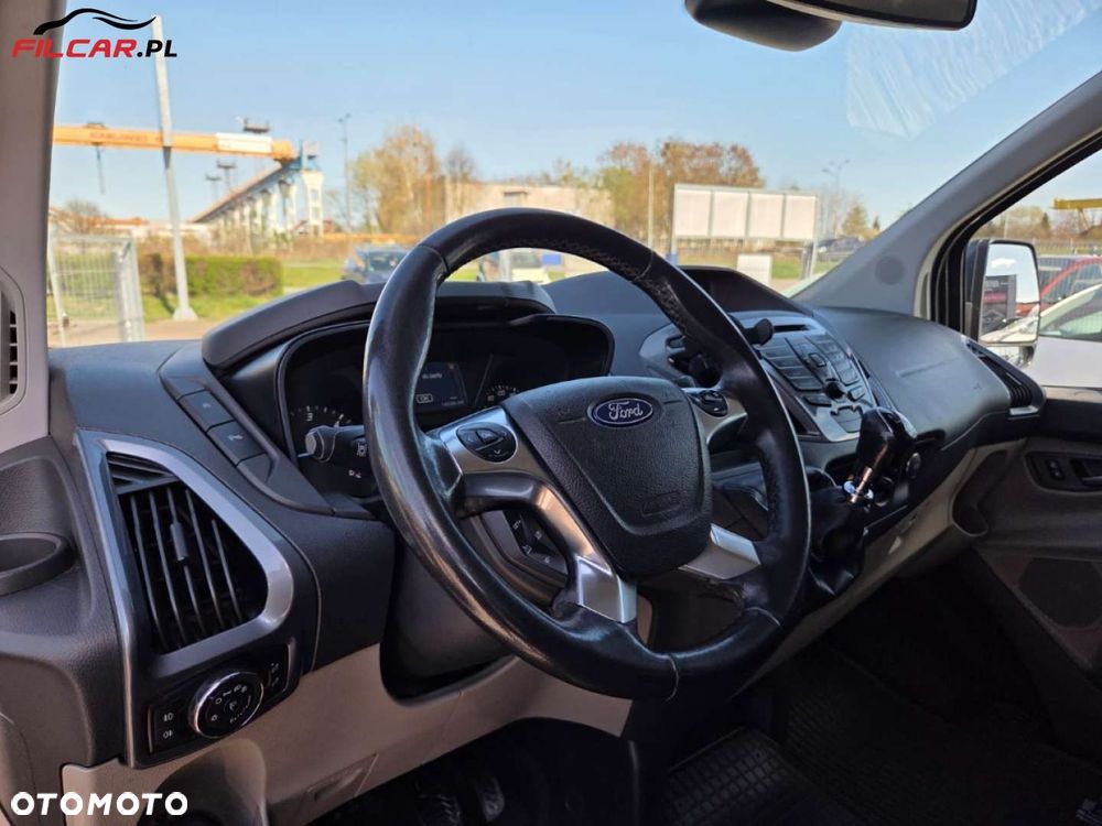 Ford Tourneo Custom - 5