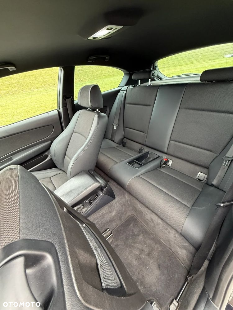 BMW Seria 1 120i - 4