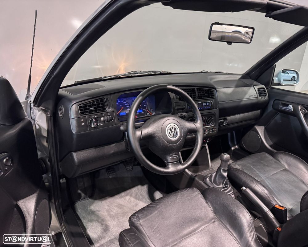 VW Golf Cabriolet 1.6 Highline - 32