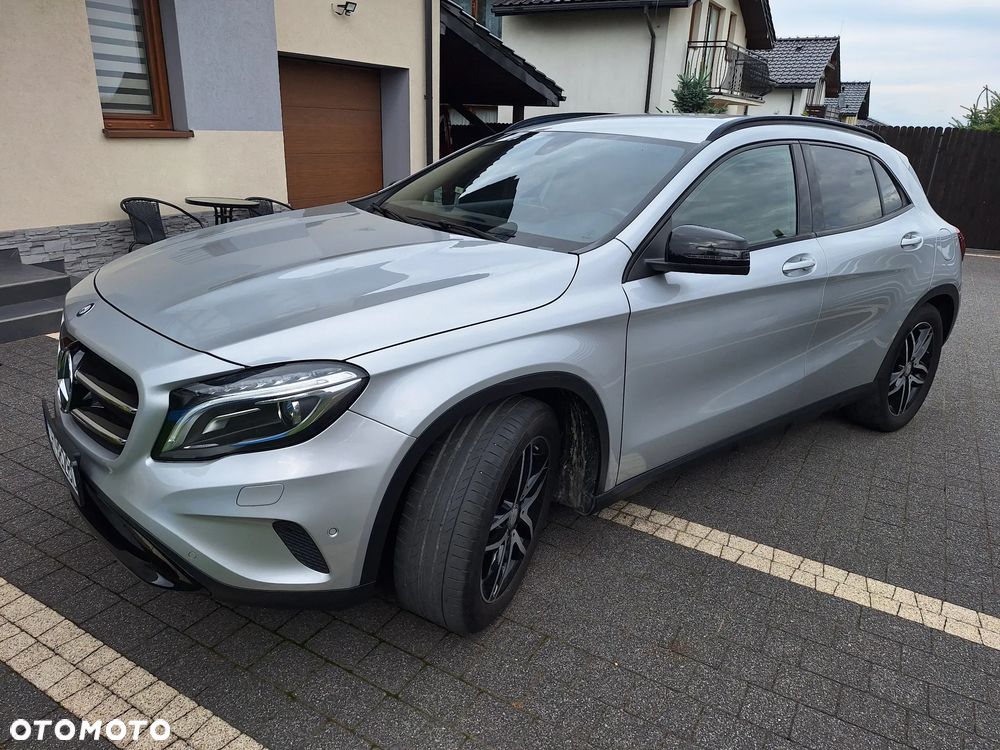 Mercedes-Benz GLA 200 d - 35