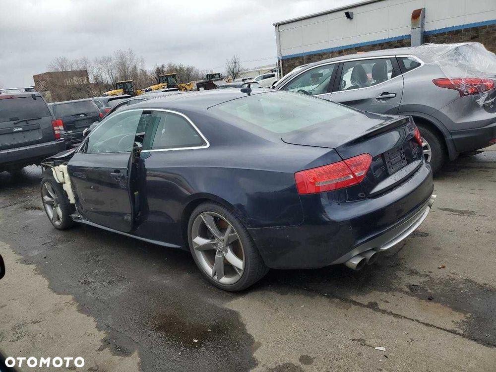 Części do Audi A5 S5 8T3 coupe z 2010 roku, model USA. - 2