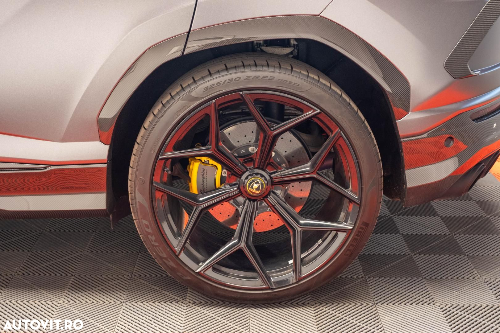 Lamborghini URUS - 38