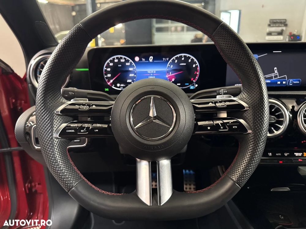 Mercedes-Benz A 200 Sedan 7G-DCT AMG Line - 17