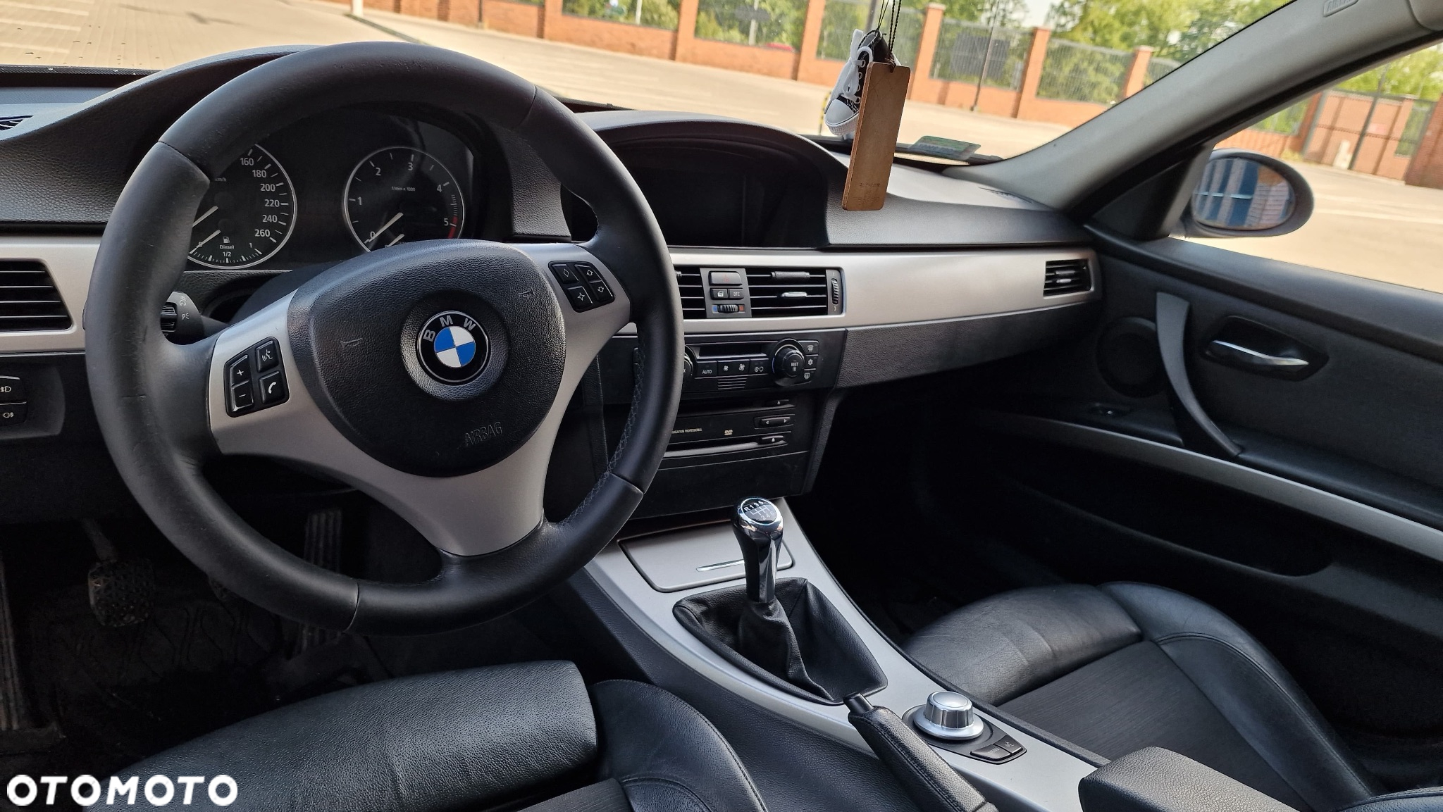 BMW Seria 3 320d - 12