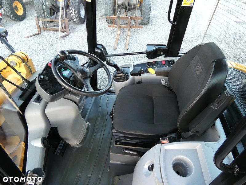 Caterpillar CAT 906H2 Z Niemiec / Ładny Stan / 5.958mtg / kilka sztuk / - 9